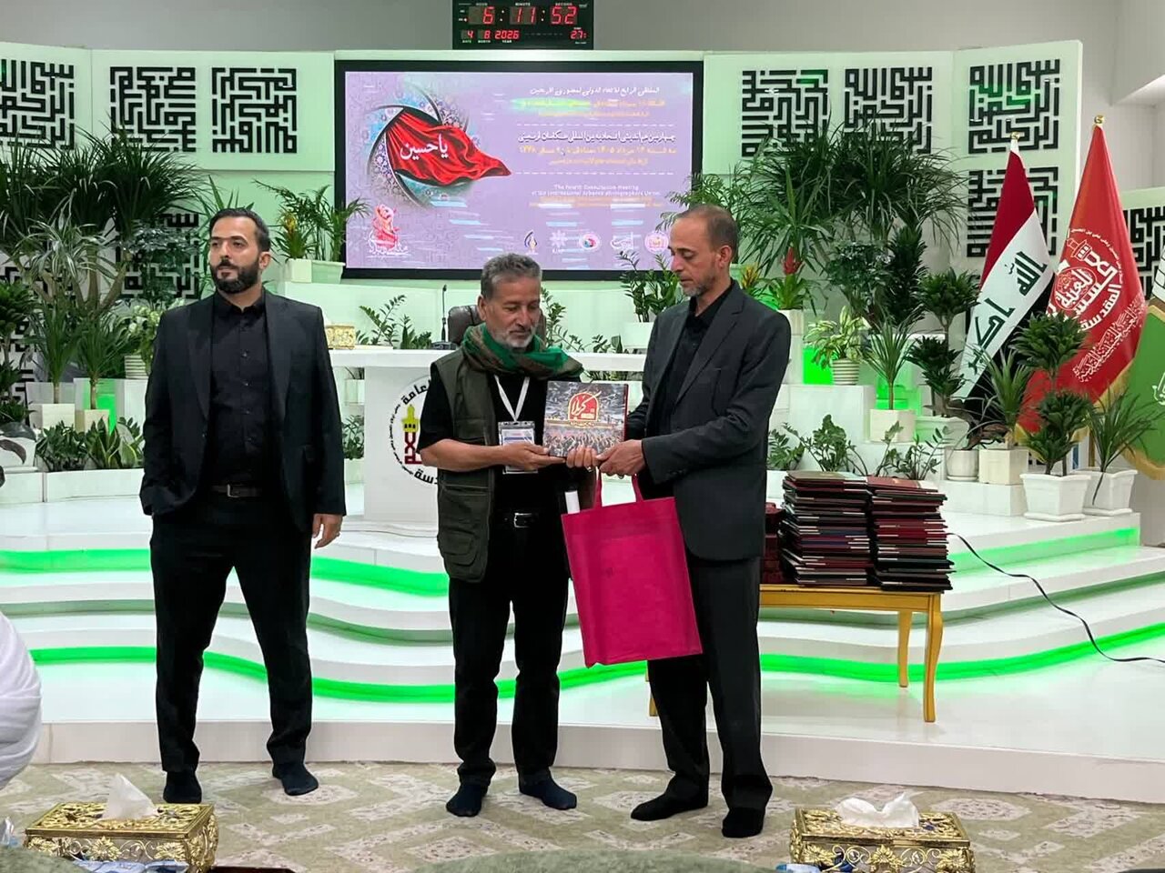 تجلیل از برگزیدگان عکاسی اربعین در کربلا