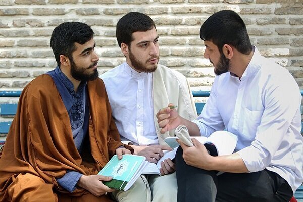 تأکید بر ترکیب «درس و بحث» با «حضور میدانی» در آغاز سال تحصیلی حوزه