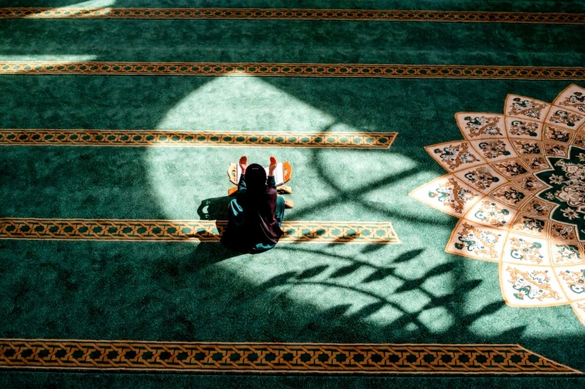 «دین در دوران پاسخ‌های سریع: آیا باید آموزه‌های دینی مختصر شوند؟»