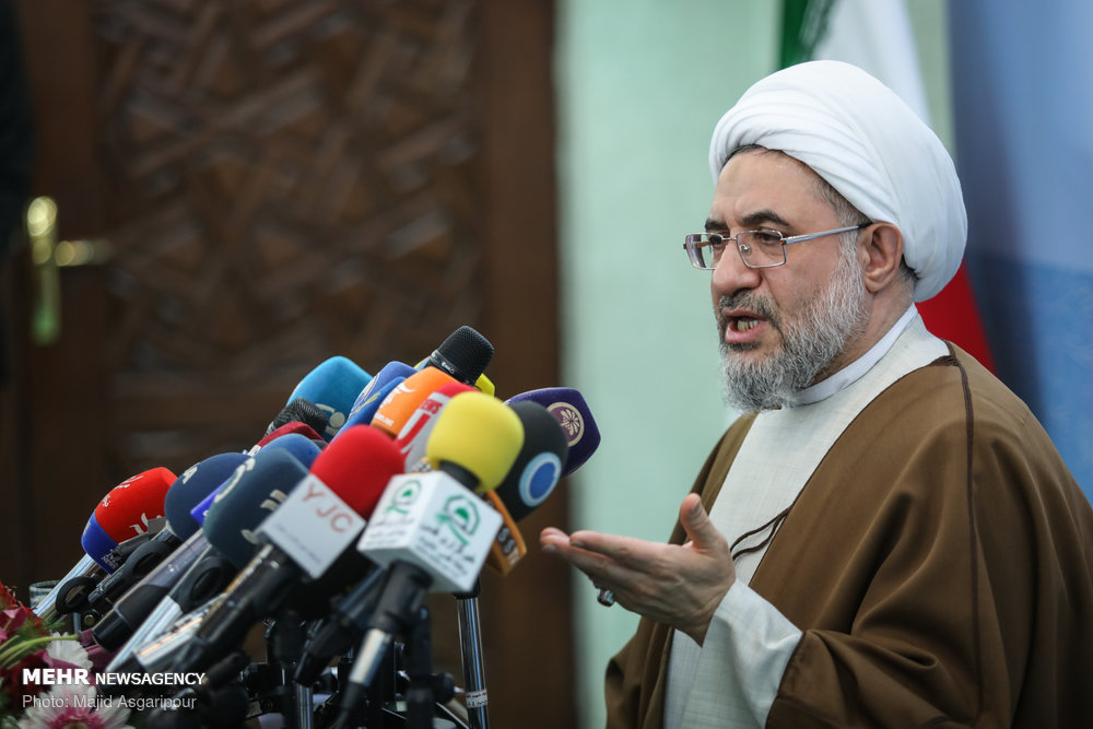 حمایت از مظلومان، در جشن ظالمان چه معنا دارد؟